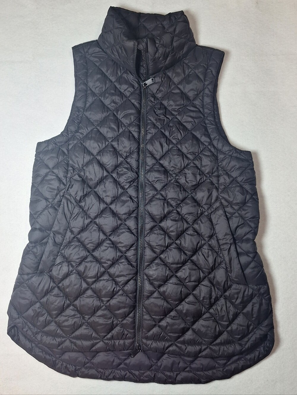 Athleta Womens Featherless Puffer Vest Quilted Black Size Medium Zip Up M